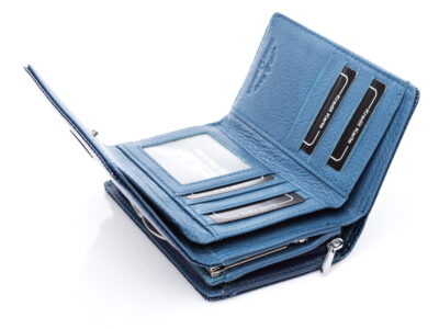 Portfel damski skórzany lakierowany niebieski z dwoma kieszeniami na bilon - obrazek 6