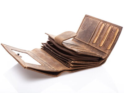 Bardzo przestronne wnętrze portfela