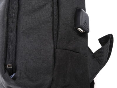 Plecak elegancki biznesowy prostokątny czarny na laptopa 15,6" z portem ładowania USB - obrazek 11