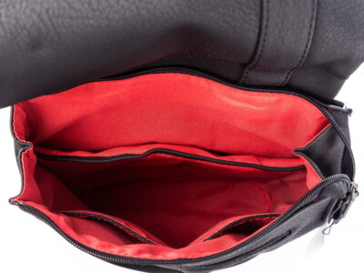 Elegancki plecak damski z klapką skóra ekologiczna czarny - obrazek 3