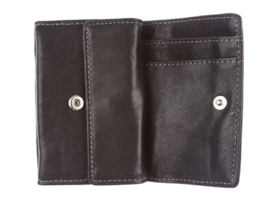 Mały czarny portfel męski wykonany ze skóry naturalnej Wild's - obrazek 4