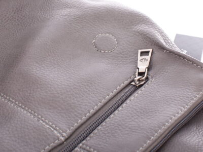 Elegancki plecak damski w kolorze szarym ze skóry ekologicznej - obrazek 6