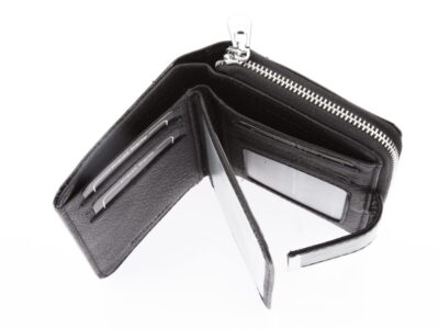 Skórzany portfel damski lakierowany czarny cieniowany średni - obrazek 3