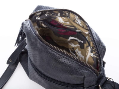 Mała torebka damska na ramię ażurowa Jennifer Jones granatowa - obrazek 3