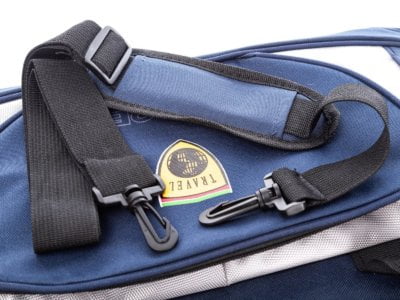 Torba podróżna lub na siłownię średniej wielkości granatowa - obrazek 3