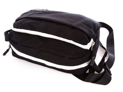 Wygodna czarna torba męska na ramię Extrem czarno-biała - obrazek 5