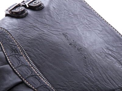 Średniej wielkości torebka damska na ramię listonoszka - obrazek 4