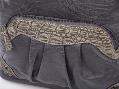 Kieszeń z fałdkami z przodu