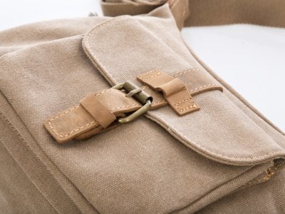 Torebka damska listonoszka canvas i skóra naturalna beżowa Harold's - obrazek 5