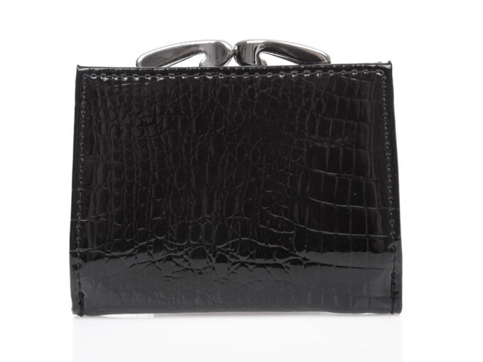 Mały czarny lakierowany portfel damski