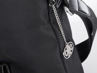 Ekskluzywna torebka damska na ramię z klapą Jennifer Jones czarna - obrazek 8