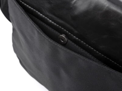 Ekskluzywna torebka damska na ramię z klapą Jennifer Jones czarna - obrazek 6