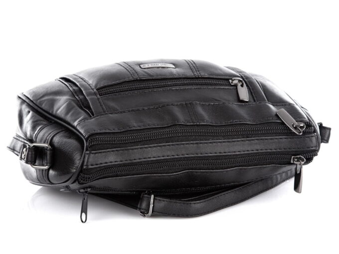 Dwie komory zapinane na zamki