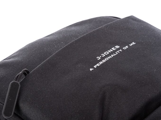 Nadrukowane logo J Jones