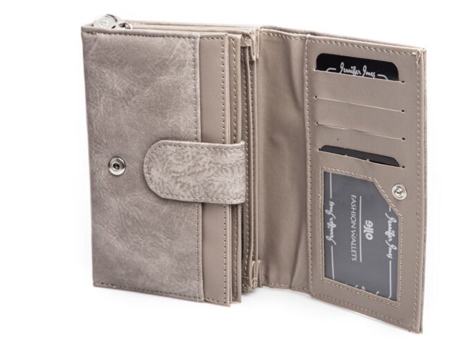 Zdjęcie środka portfela z widocznym zapiętym panelem na karty