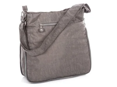 Z tyłu dodatkowa kieszeń na zamek