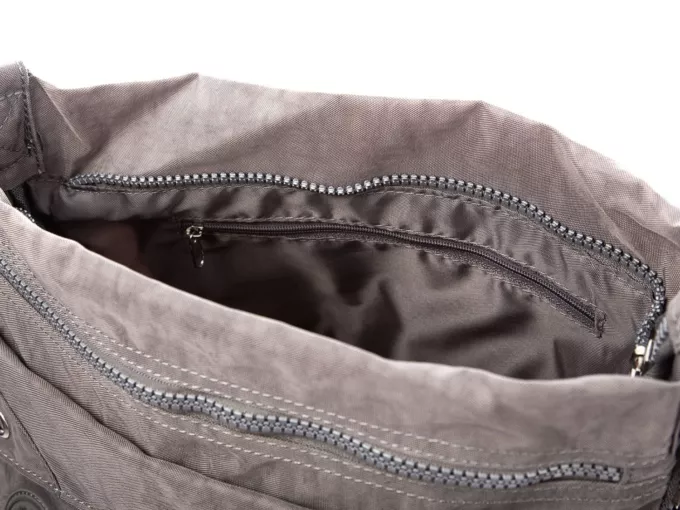 Kieszeń na zamek w środku torby