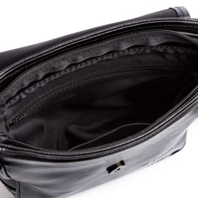 Kieszeń zapinana na zamek błyskawiczny w środku torby