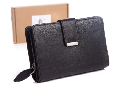 Czarny portfel z miękkiej skóry naturalnej zapinany na zatrzask Money Maker 509B z pudełkiem