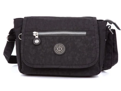 Mała lekka torebka damska czarna z klapką Bag Street