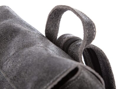 Skórzany plecak damski szary w stylu vintage SERGEJ - obrazek 11