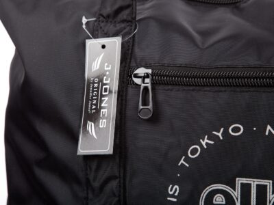 Lekka materiałowa torba podręczna podróżna czarna - obrazek 4