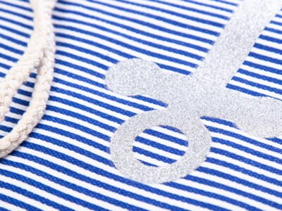 Damski plecak na sznurkach w niebieskie paski z kotwicą - obrazek 11