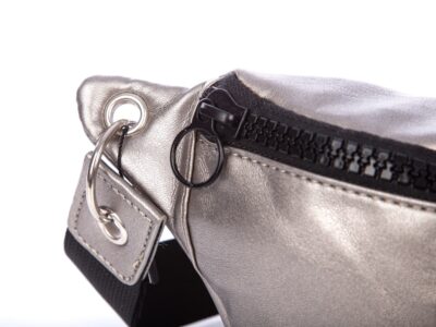 Elegancka saszetka nerka damska srebrna Jennifer Jones - obrazek 2