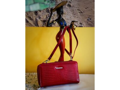 Portfel damski z paskiem na ramię czarny Jennifer Jones - obrazek 10