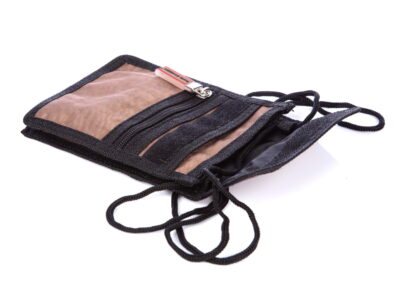 Brązowa saszetka na szyję paszportówka Bag Street materiałowa - obrazek 3