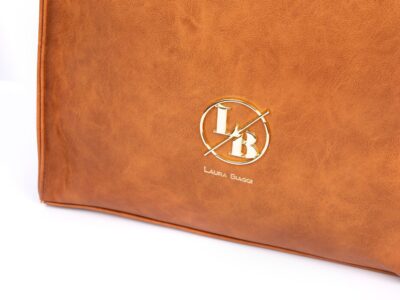 Pionowa duża torba damska brązowa Laura Biaggi - obrazek 4