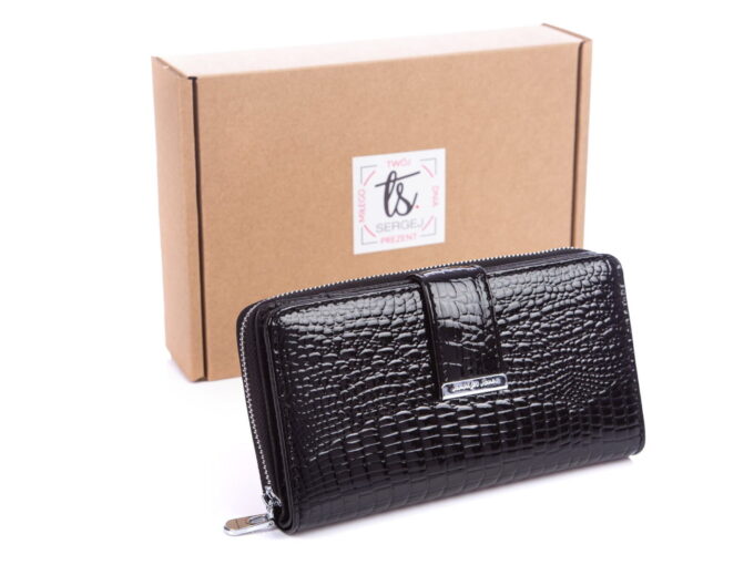 IMG_9665 Duży czarny portfel damski zapinany na paseczek z zatrzaskiem Jennifer Jones 5280 z pudełkiem