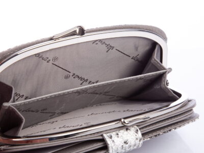 Portfel damski lakierowany półokrągły srebrny Jennifer Jones - obrazek 7