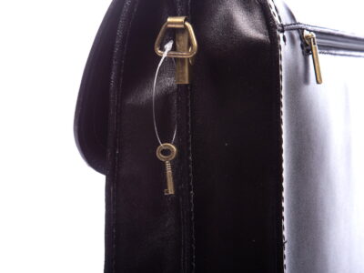 Teczka męska skórzana czarna z półokrągłą klapą Gregorio - obrazek 6