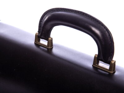 Teczka męska skórzana czarna z półokrągłą klapą Gregorio - obrazek 7