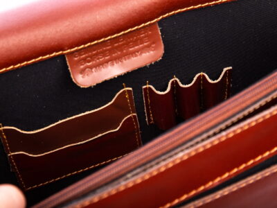 Teczka męska skórzana brązowa z półokrągłą klapą Gregorio - obrazek 8