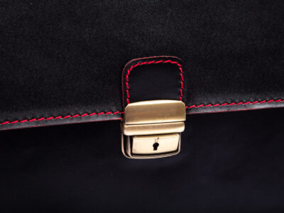 Skórzana aktówka męska czarna z czerwonymi nićmi Gregorio - obrazek 2