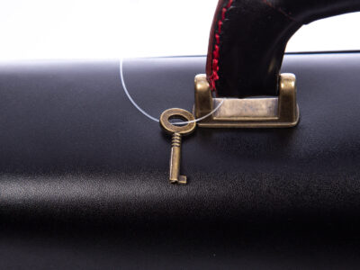 Skórzana aktówka męska czarna z czerwonymi nićmi Gregorio - obrazek 7