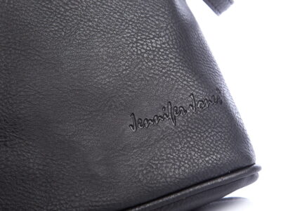 Nieduża wygodna listonoszka damska w kolorze czarnym - obrazek 3