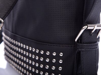 Czarna torebka damska na ramię z ćwiekami Jennifer Jones - obrazek 7