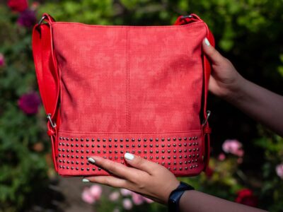 Czerwona torebka damska na ramię z ćwiekami Jennifer Jones - obrazek 13