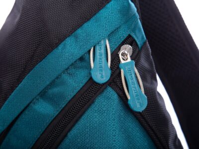 Lekki plecak sportowy na jedno ramię, do biegania, na rower turkusowy - obrazek 4