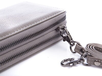 Duża portmonetka damska z paskiem na ramię szara Jennifer Jones - obrazek 8