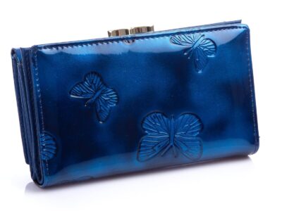 Niebieski portfel damski w motylki lakierowany z biglem Gregorio - obrazek 3