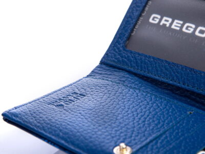 Niebieski portfel damski w motylki lakierowany z biglem Gregorio - obrazek 6