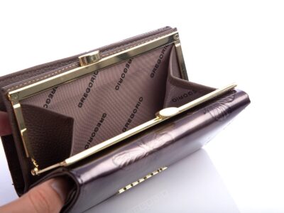 Szary portfel damski w motylki lakierowany z biglem Gregorio - obrazek 10