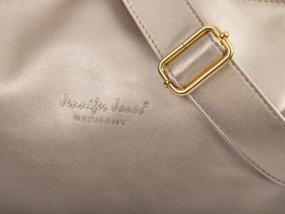 Torebka damska na ramię worek A4 złota Jennifer Jones - obrazek 2