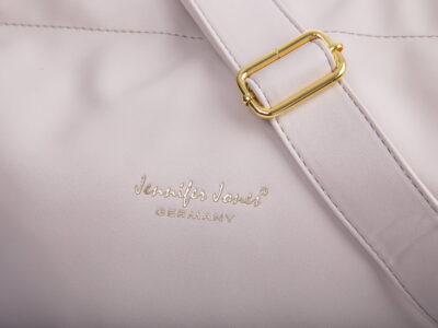 Torebka damska na ramię worek A4 perłowa biel Jennifer Jones - obrazek 2