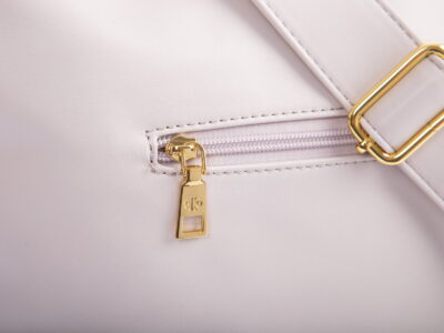 Torebka damska na ramię worek A4 perłowa biel Jennifer Jones - obrazek 4