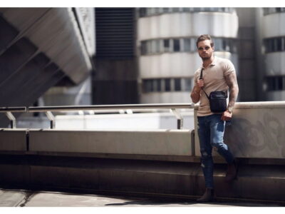 Mała saszetka męska z paskiem na ramię czarna Zagatto - obrazek 7